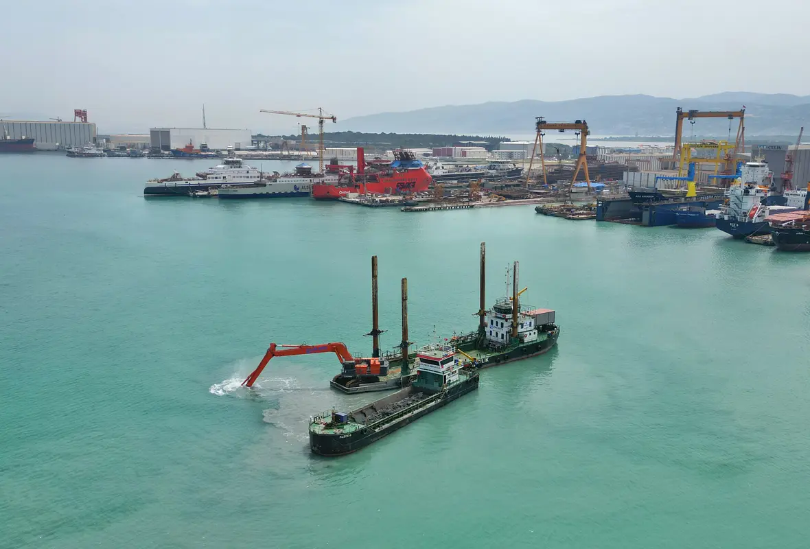 ARI TERSANESİ DENİZ DİBİ TARAMA PROJESİ-3.webp